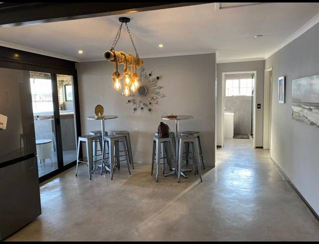 4 BEDROOM HOUSE FOR SALE IN BRONKHORST BAY